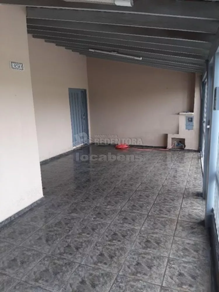 Casa à venda com 2 quartos, 114m² - Foto 1