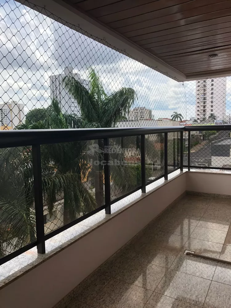 Apartamento à venda com 3 quartos, 157m² - Foto 2