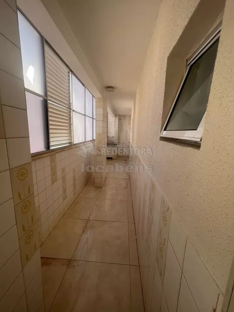 Apartamento para alugar com 3 quartos, 143m² - Foto 12