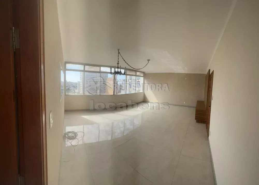 Apartamento para alugar com 3 quartos, 143m² - Foto 1