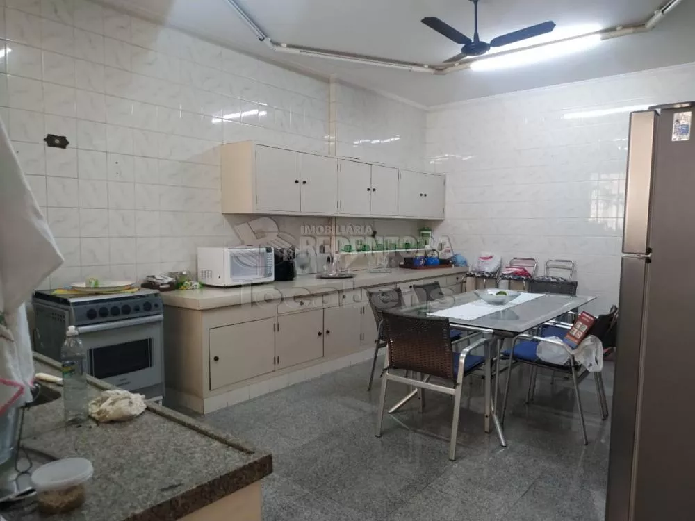 Apartamento à venda com 3 quartos, 180m² - Foto 2