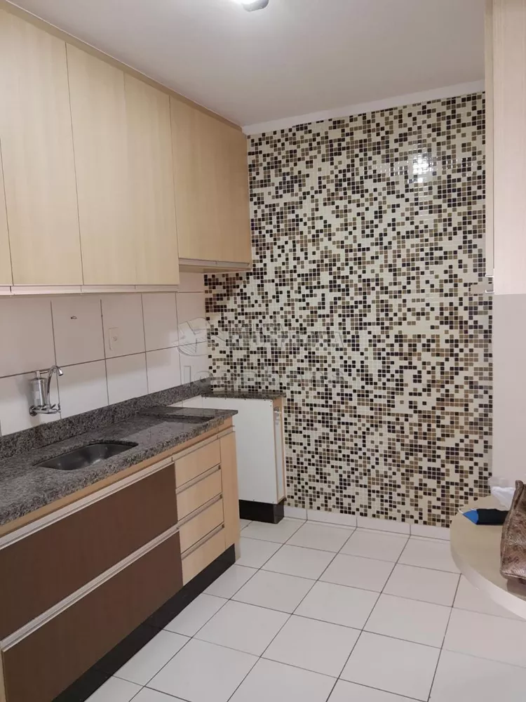 Apartamento à venda com 2 quartos, 70m² - Foto 1