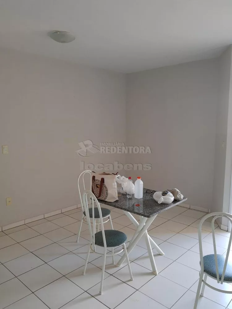 Apartamento à venda com 2 quartos, 70m² - Foto 2