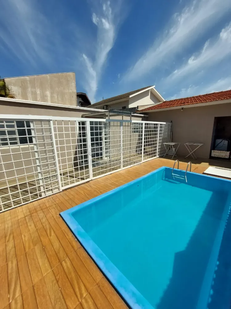 Casa, 5 quartos, 204 m² - Foto 1
