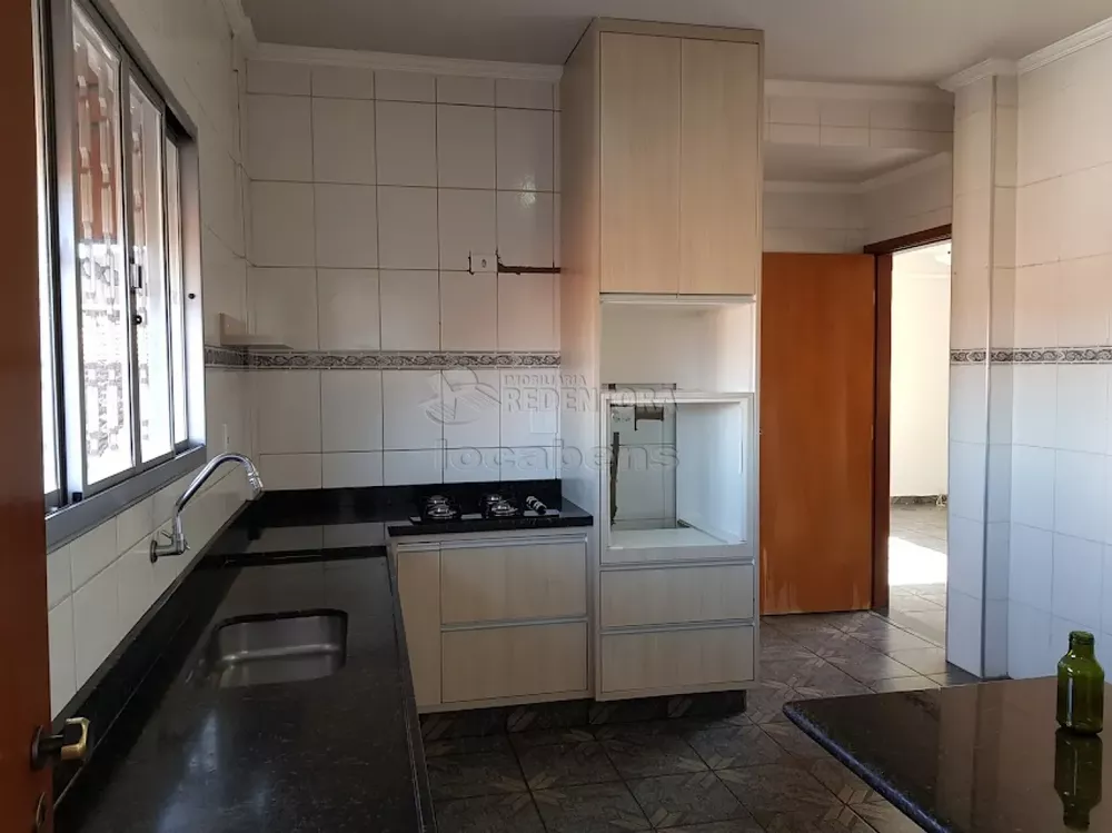 Apartamento à venda com 3 quartos, 110m² - Foto 2