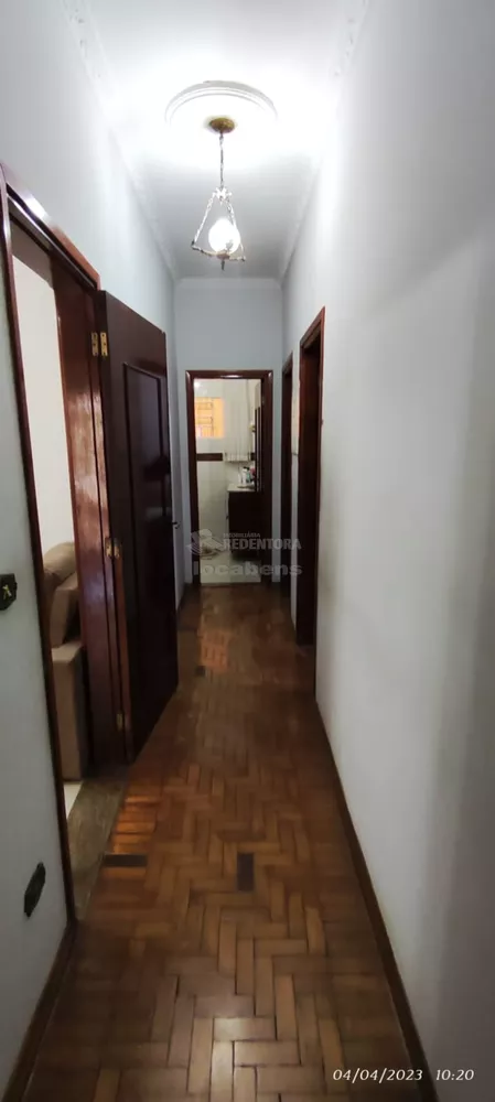 Casa à venda com 3 quartos, 167m² - Foto 1