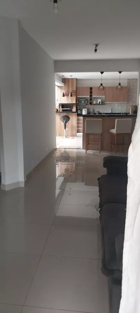 Casa à venda com 3 quartos, 140m² - Foto 2