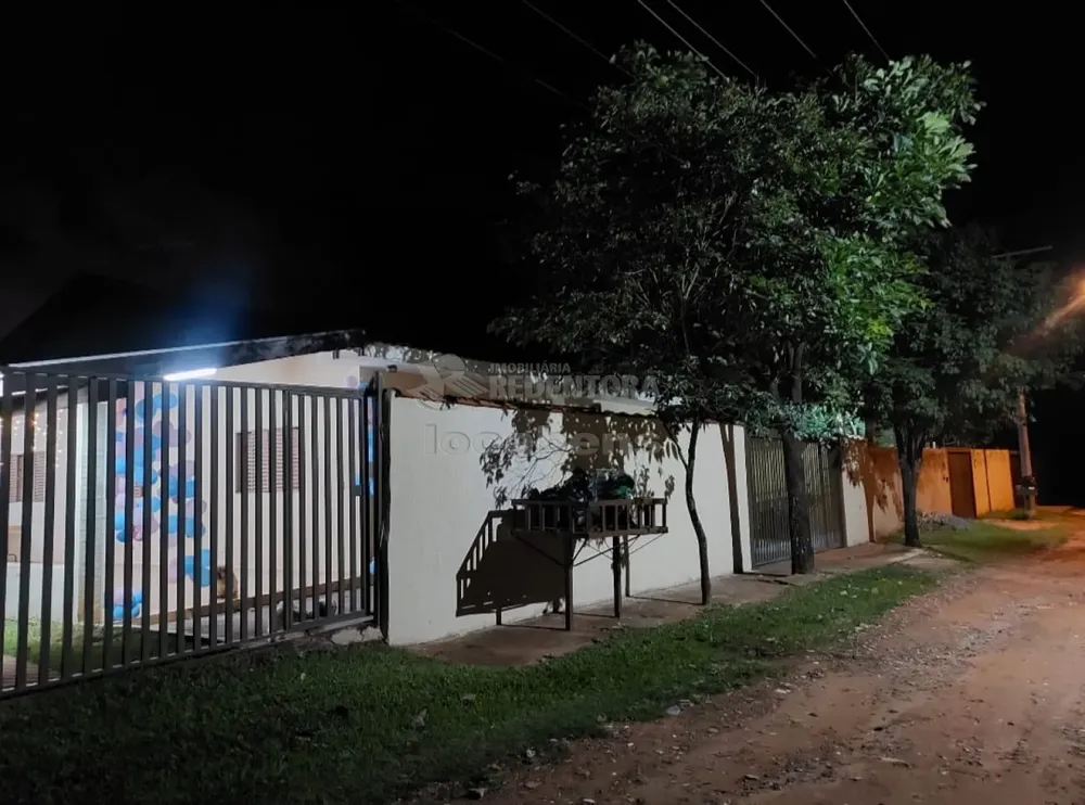 Chácara, 3 quartos, 1350 m² - Foto 1