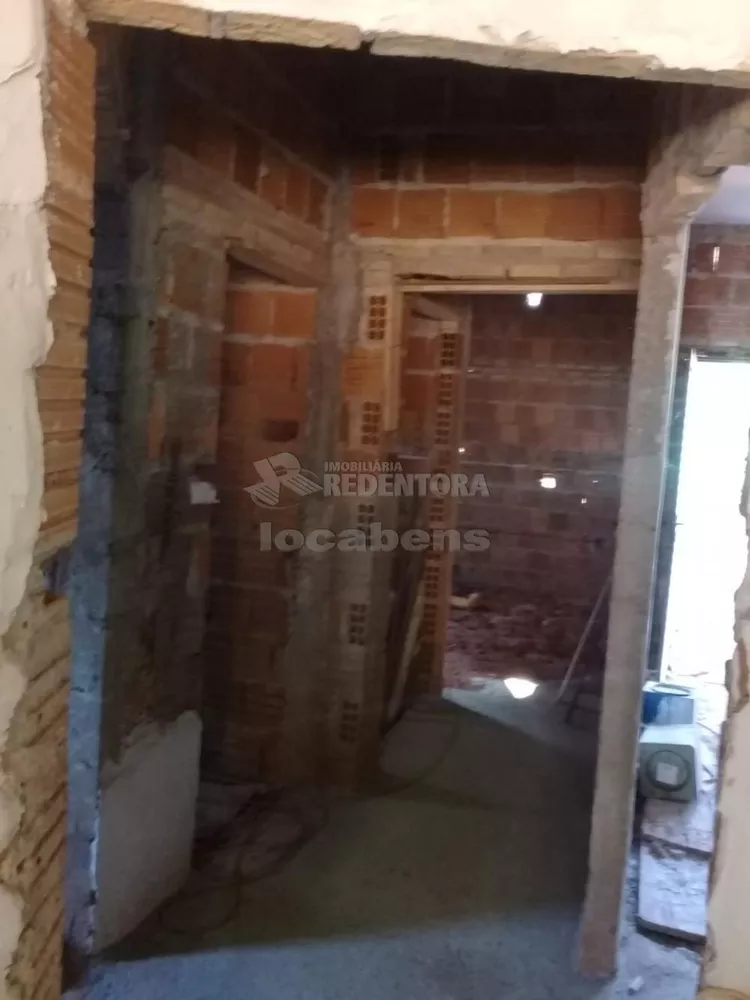 Casa à venda com 2 quartos, 70m² - Foto 4