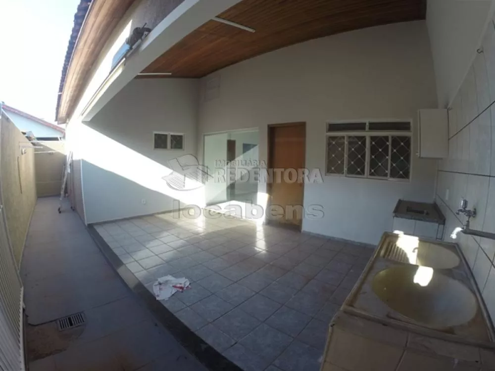 Casa à venda com 2 quartos, 80m² - Foto 1