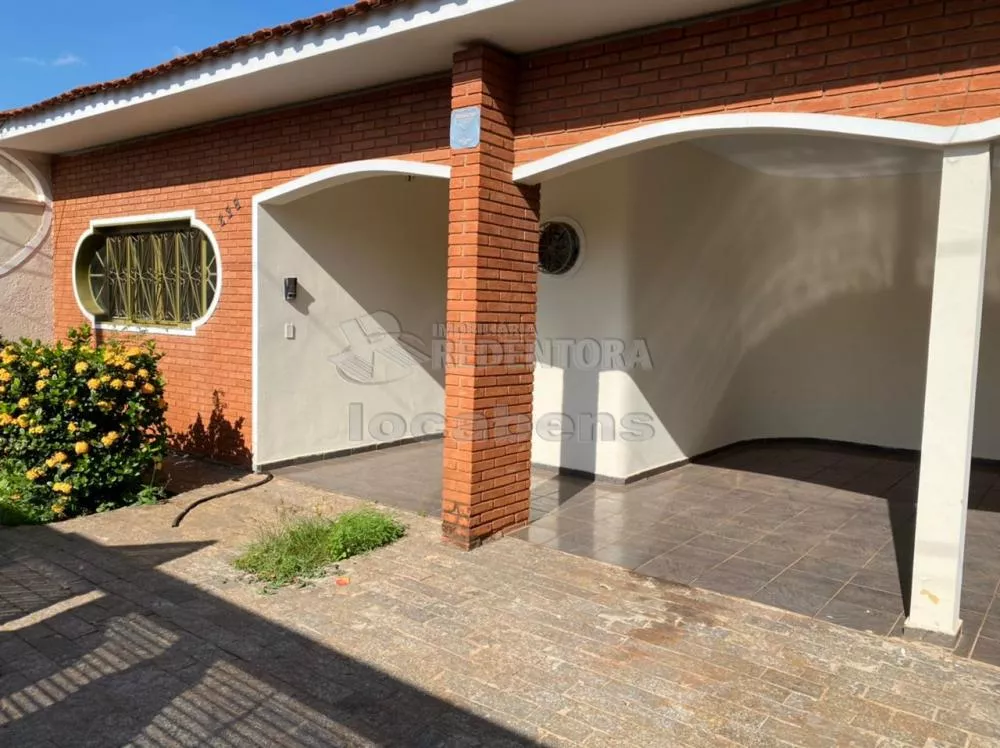 Casa à venda com 3 quartos, 246m² - Foto 1