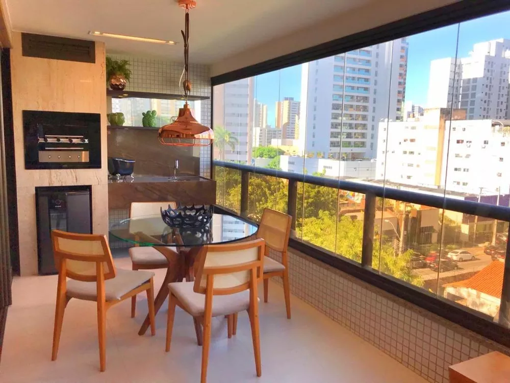 Apartamento à venda com 3 quartos, 162m² - Foto 2