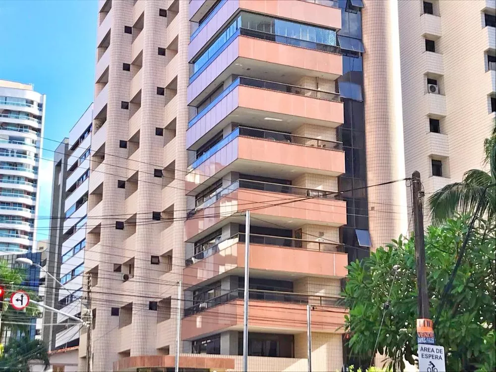 Apartamento à venda com 3 quartos, 220m² - Foto 1