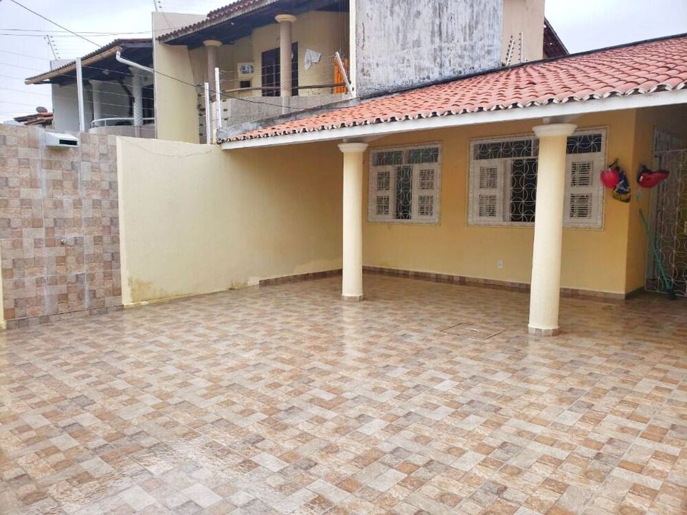 Casa à venda com 3 quartos, 190m² - Foto 1