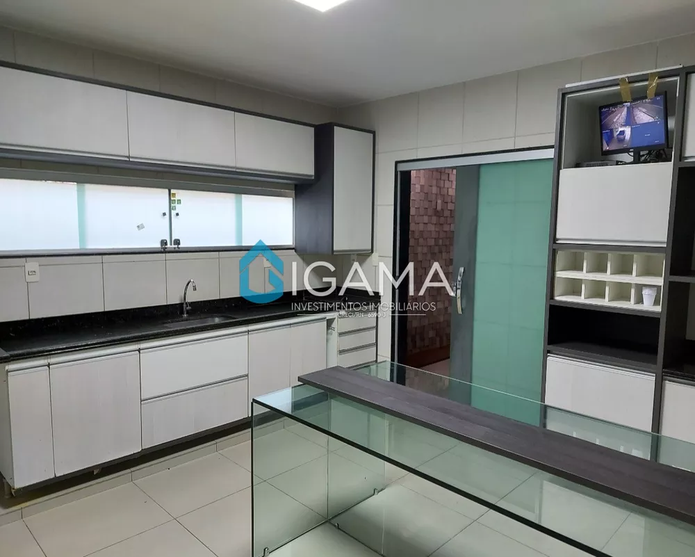 Casa à venda com 4 quartos, 280m² - Foto 1