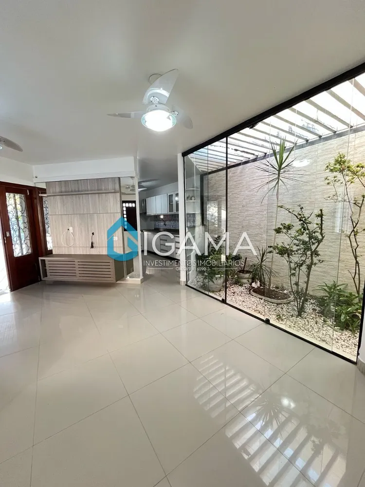 Casa, 3 quartos, 246 m² - Foto 2