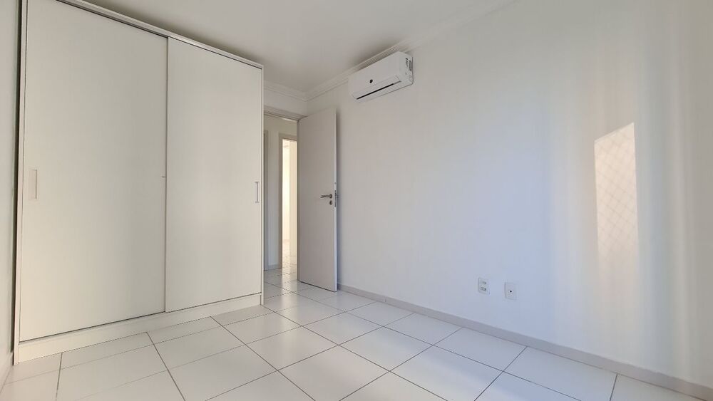 Apartamento à venda com 3 quartos, 76m² - Foto 1