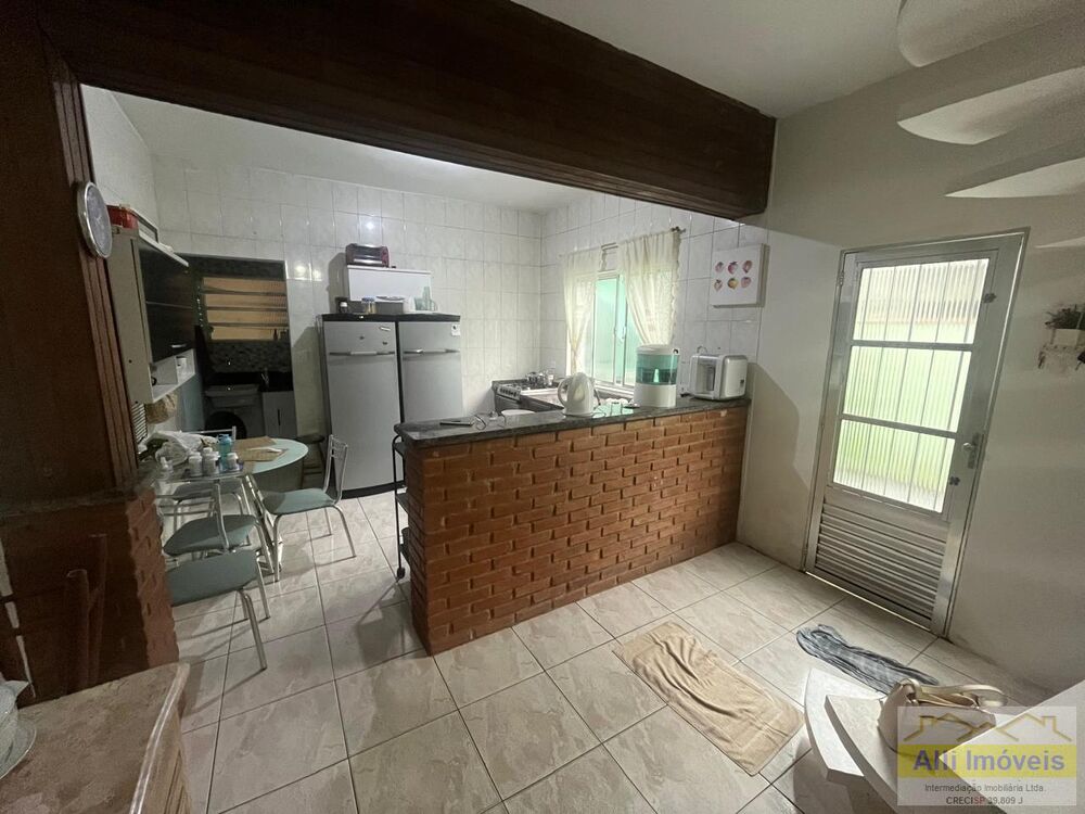 Sobrado à venda com 2 quartos, 230m² - Foto 2