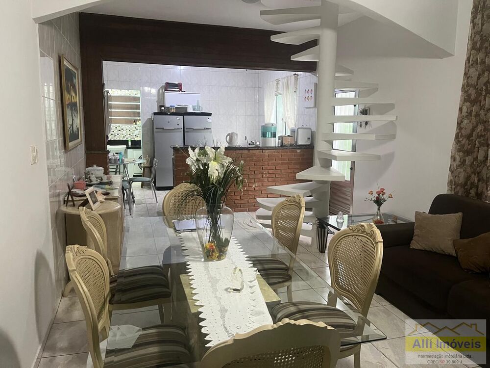 Sobrado à venda com 2 quartos, 230m² - Foto 1