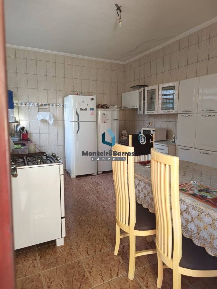 Casa, 3 quartos, 142 m² - Foto 2