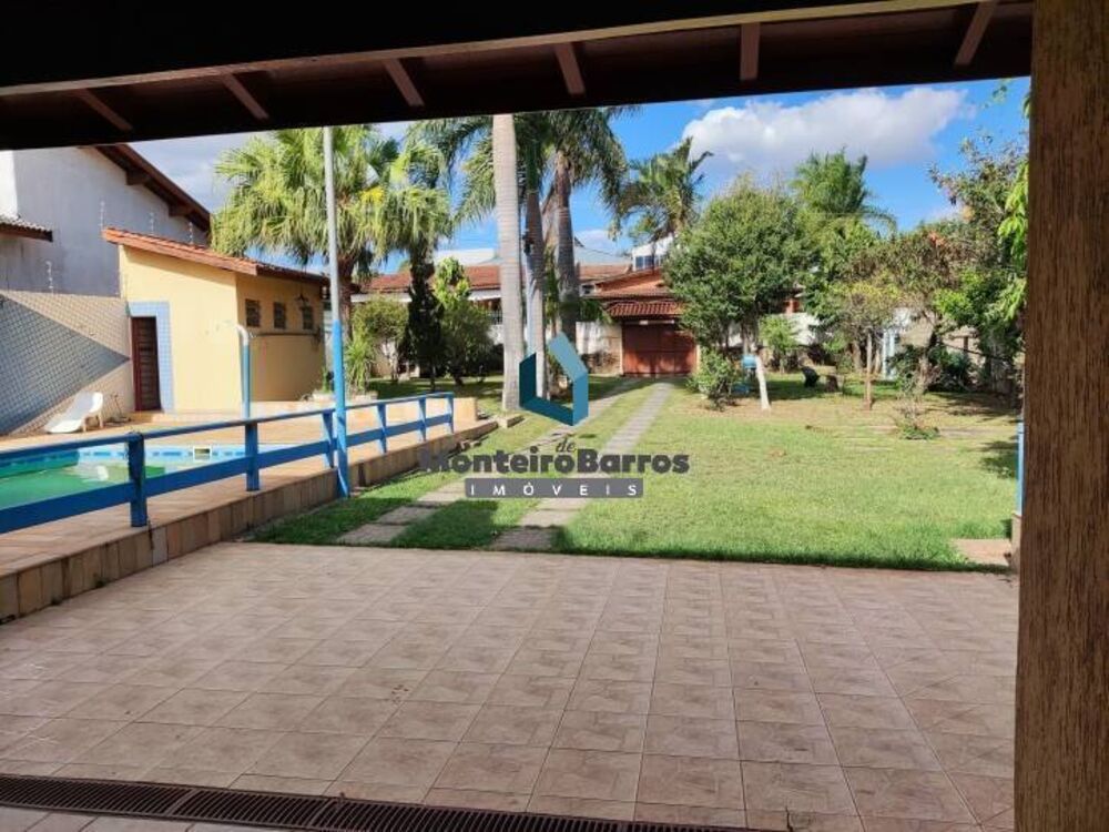 Chácara à venda com 4 quartos, 520m² - Foto 1