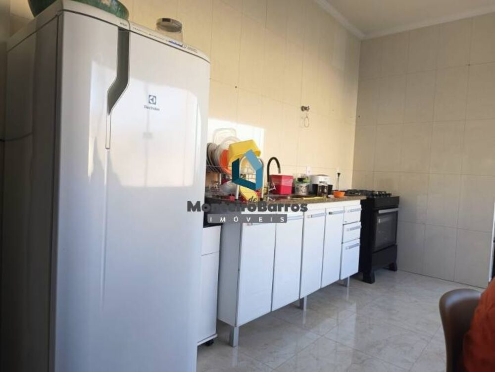 Casa à venda com 7 quartos, 300m² - Foto 9