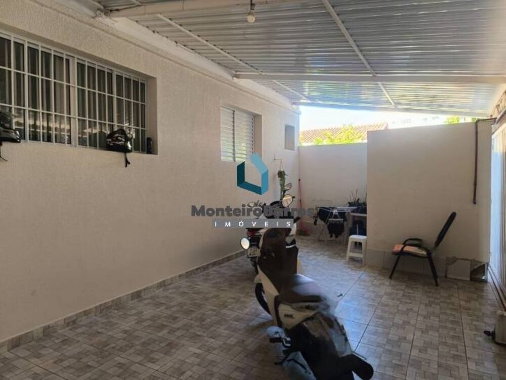 Casa à venda com 7 quartos, 300m² - Foto 3