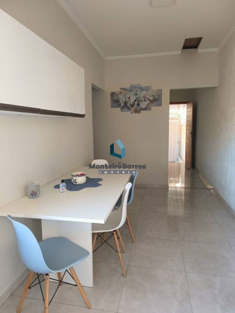 Casa à venda com 7 quartos, 300m² - Foto 2