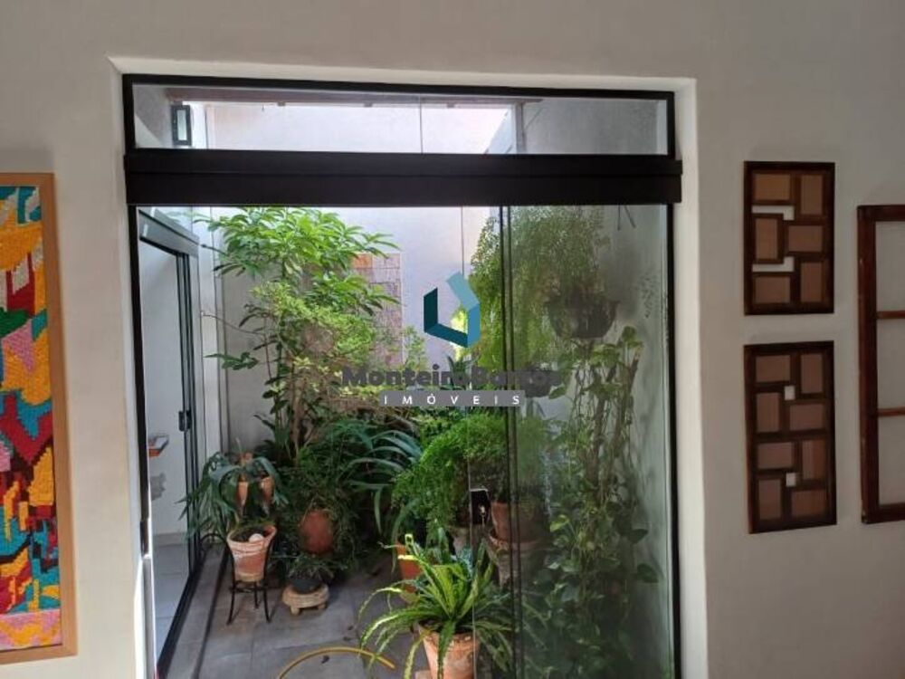 Casa, 4 quartos, 240 m² - Foto 1