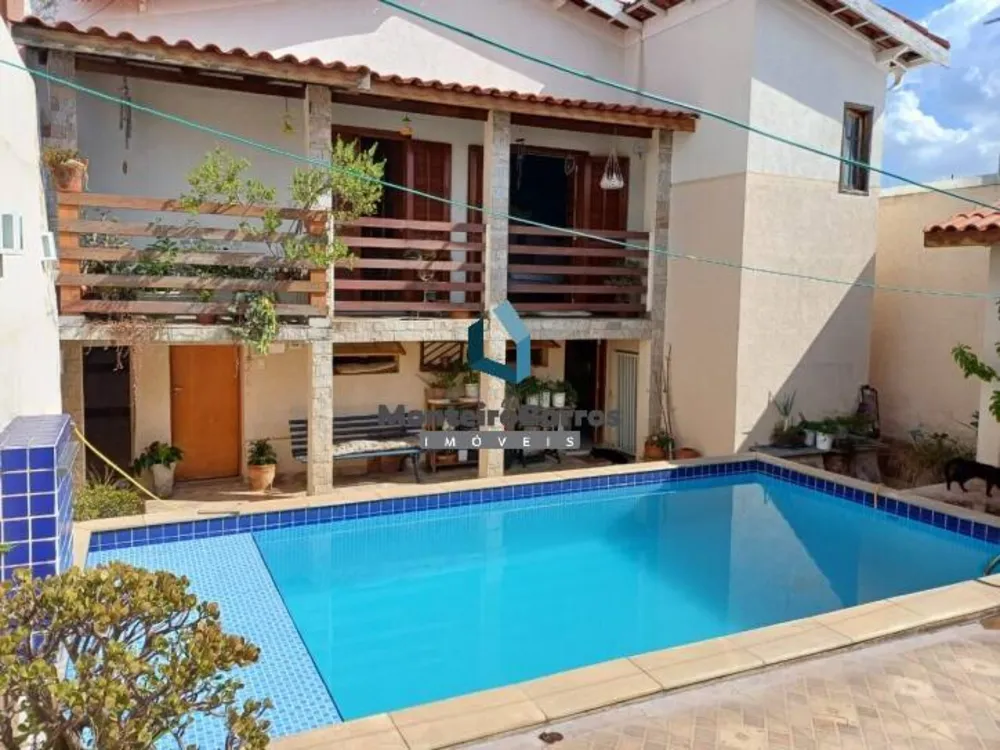 Casa, 4 quartos, 240 m² - Foto 1