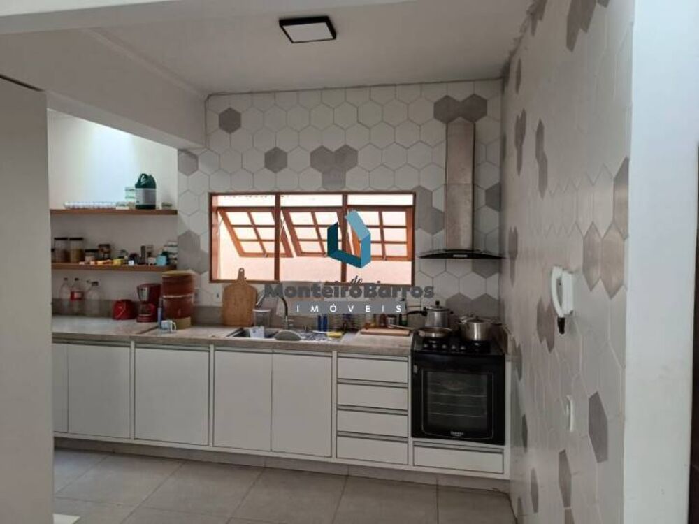 Casa, 4 quartos, 240 m² - Foto 2
