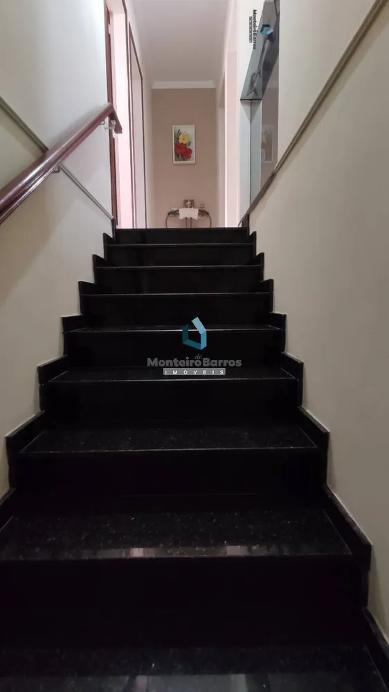 Casa, 3 quartos, 235 m² - Foto 1