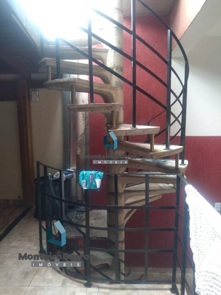 Casa à venda com 3 quartos, 100m² - Foto 1