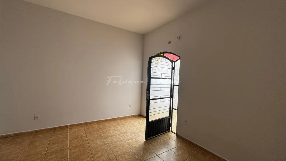 Casa, 3 quartos, 209 m² - Foto 2