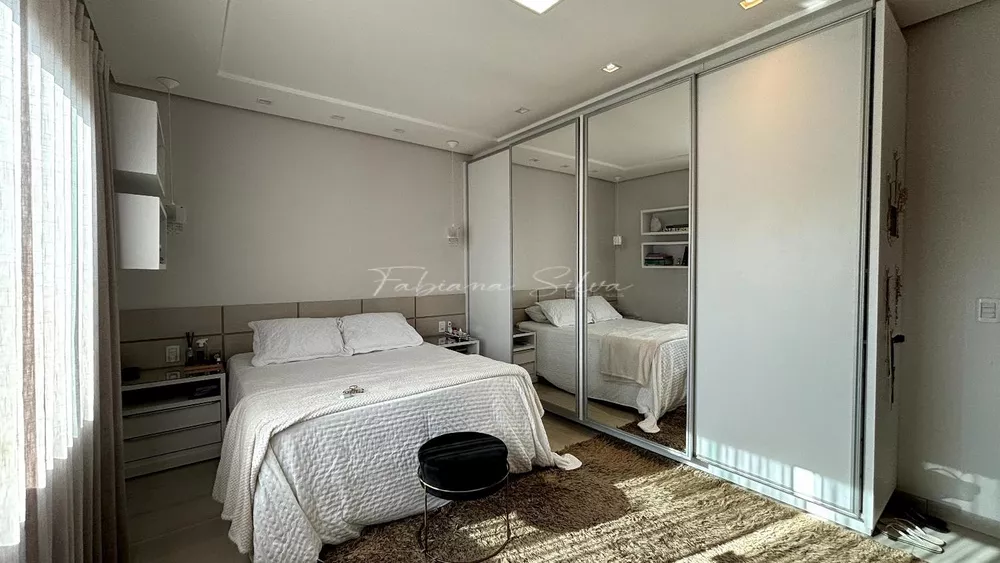 Sobrado, 5 quartos, 378 m² - Foto 1