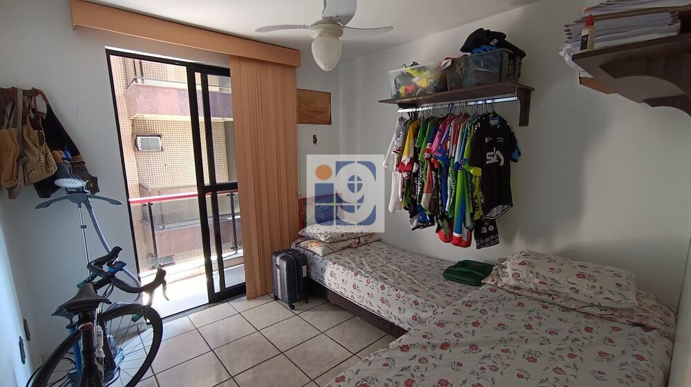 Apartamento à venda com 3 quartos, 148m² - Foto 2