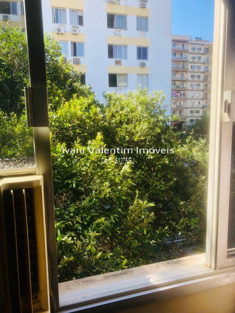 Apartamento à venda com 3 quartos, 100m² - Foto 2