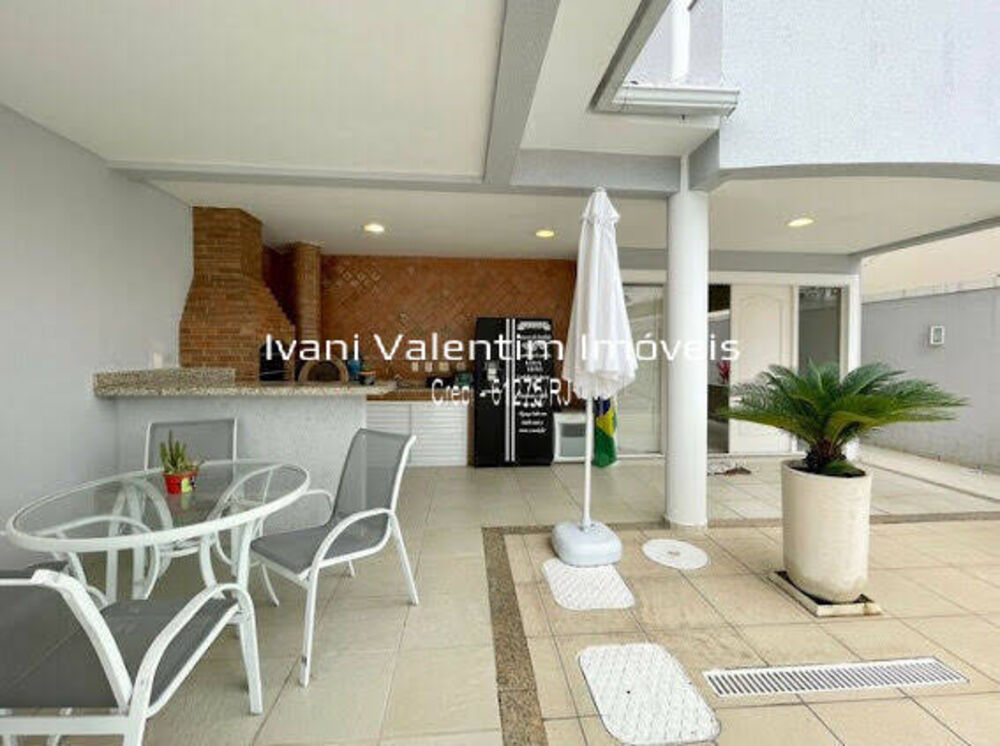 Casa à venda com 5 quartos, 300m² - Foto 4