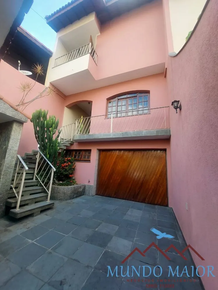 Casa, 3 quartos, 224 m² - Foto 1