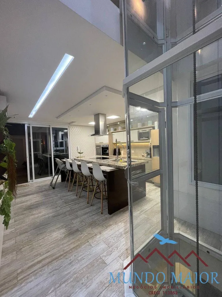 Apartamento, 3 quartos, 220 m² - Foto 1
