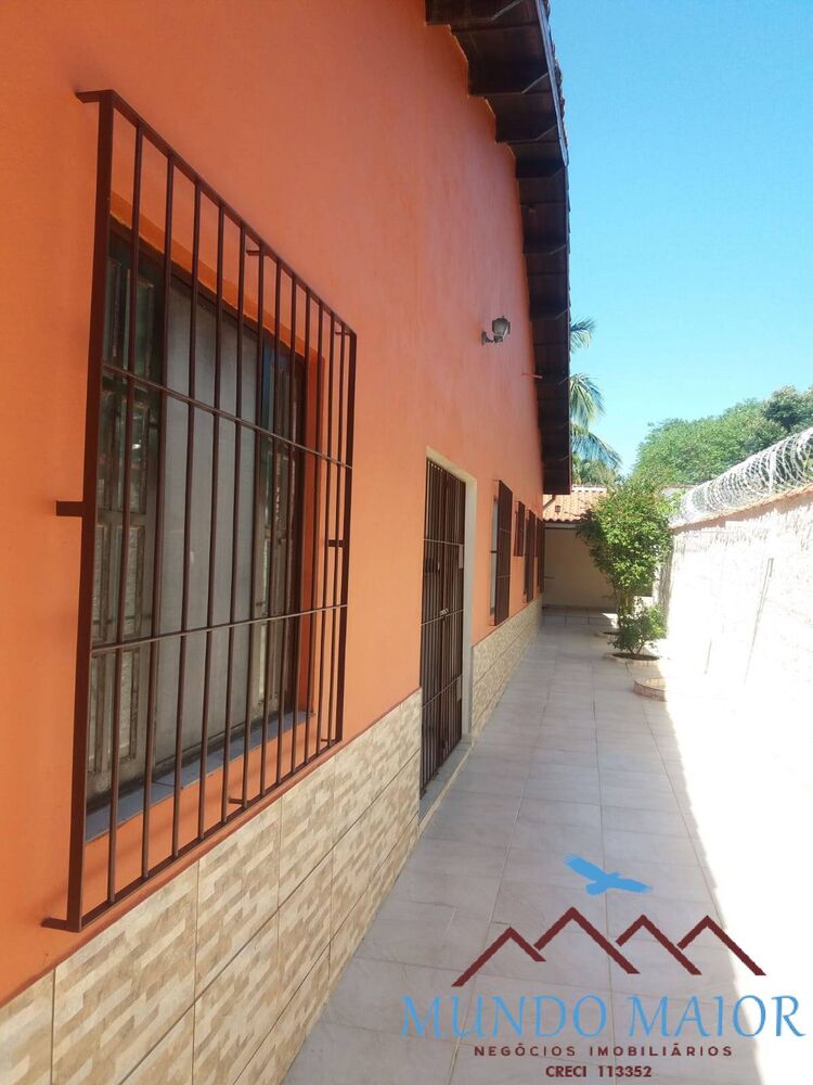 Casa à venda com 3 quartos, 210m² - Foto 2