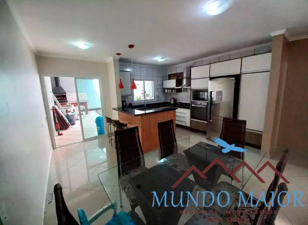 Casa, 3 quartos, 190 m² - Foto 1