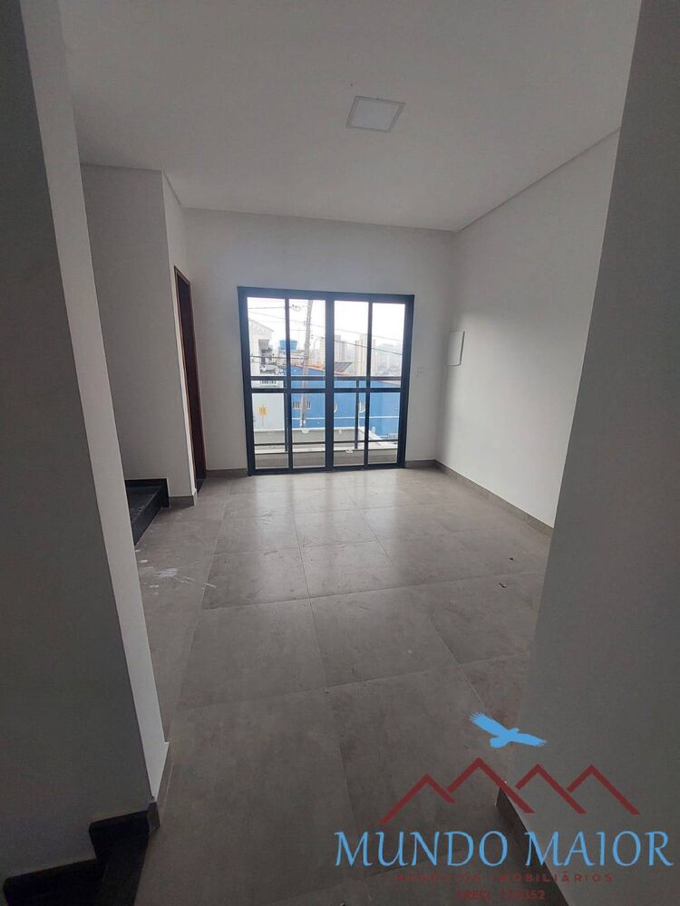Casa à venda com 3 quartos, 121m² - Foto 1
