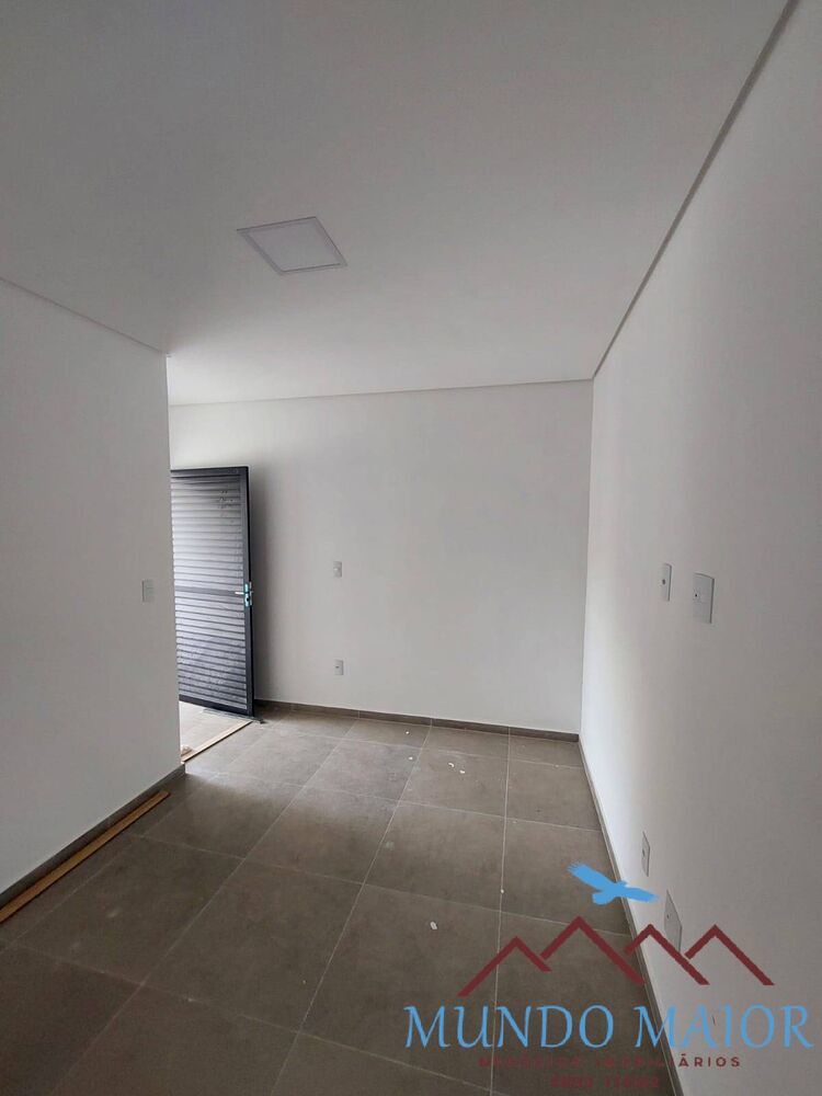 Casa à venda com 3 quartos, 121m² - Foto 2