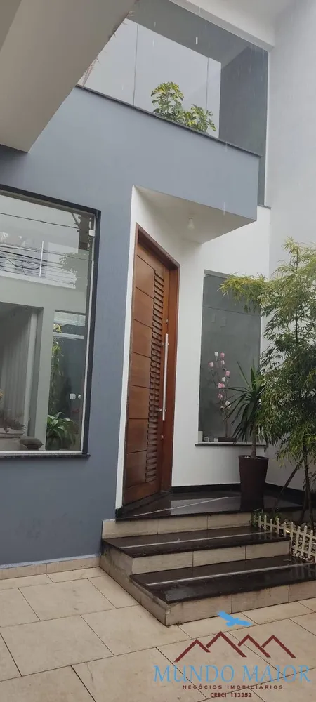 Casa, 3 quartos, 250 m² - Foto 1