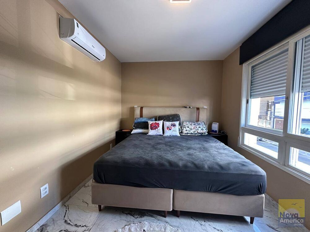 Apartamento à venda com 3 quartos, 110m² - Foto 2