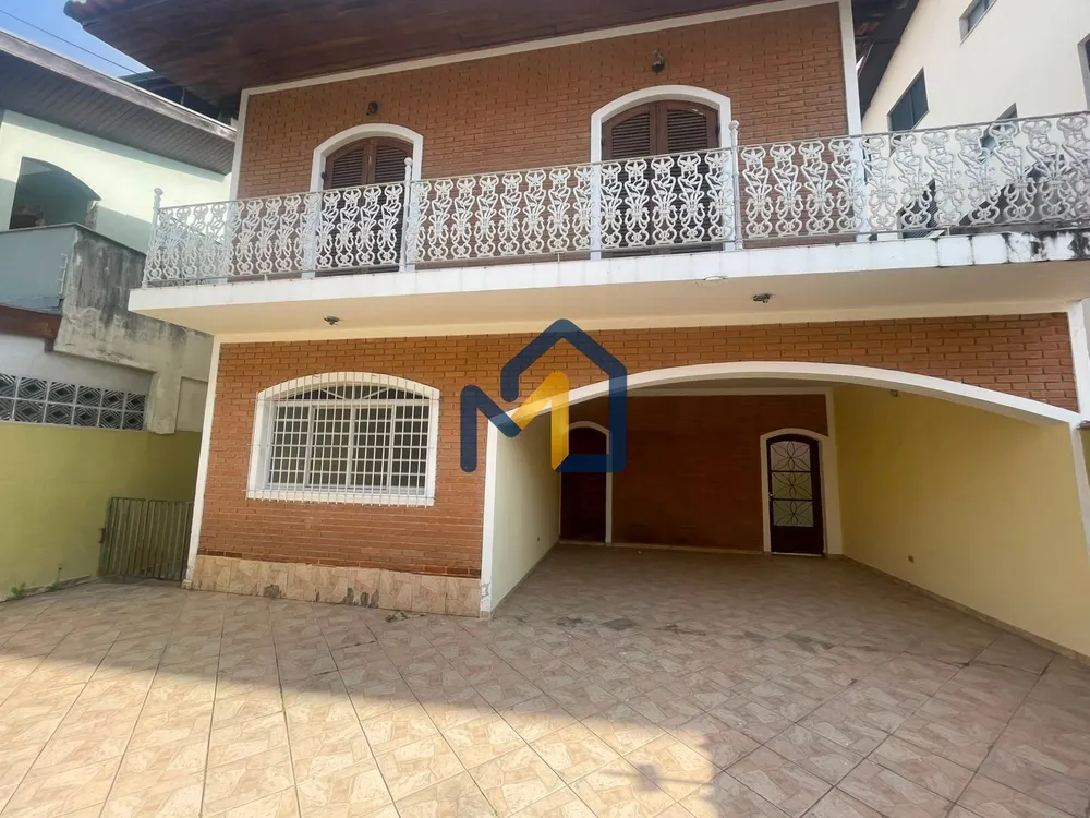 Casa, 6 quartos, 227 m² - Foto 1