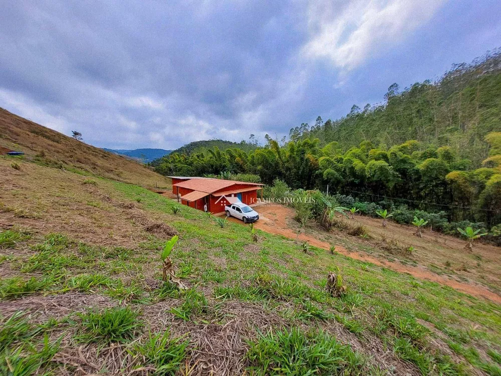 Casa à venda com 2 quartos, 100m² - Foto 2