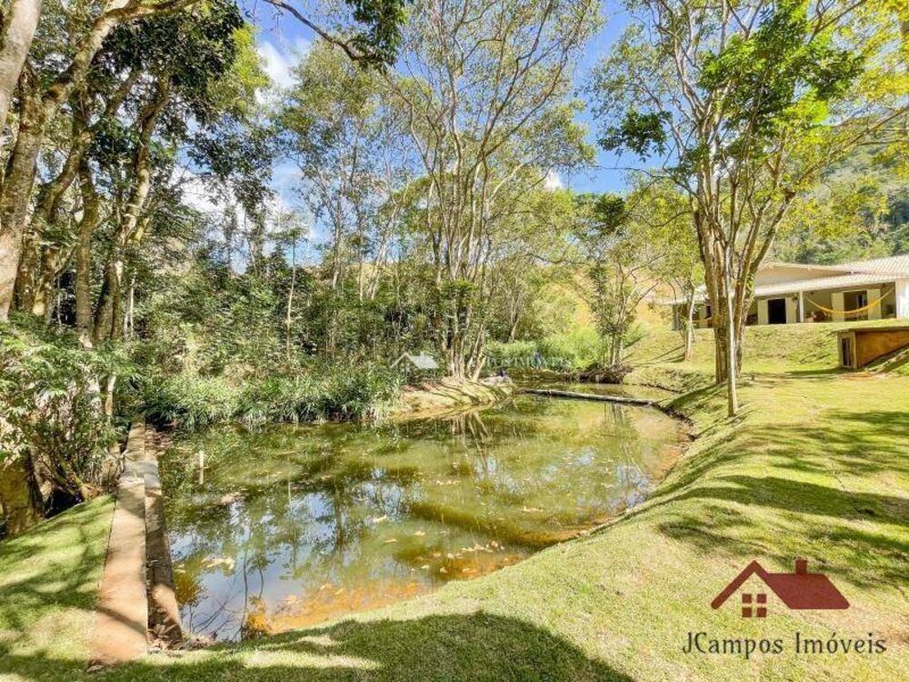 Casa à venda com 4 quartos, 235m² - Foto 3