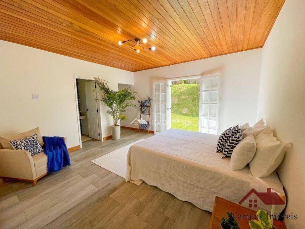 Casa à venda com 4 quartos, 235m² - Foto 15